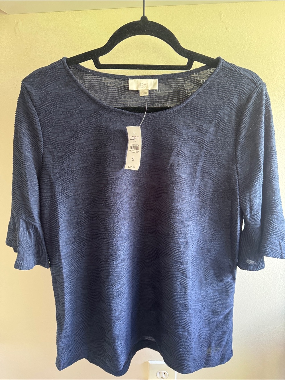 LOFT Navy Textured Ruffle-Sleeve Short Sleeve Top size S - NWT